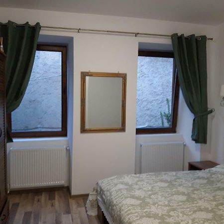 Sara House Apartment Bistriţa Екстериор снимка